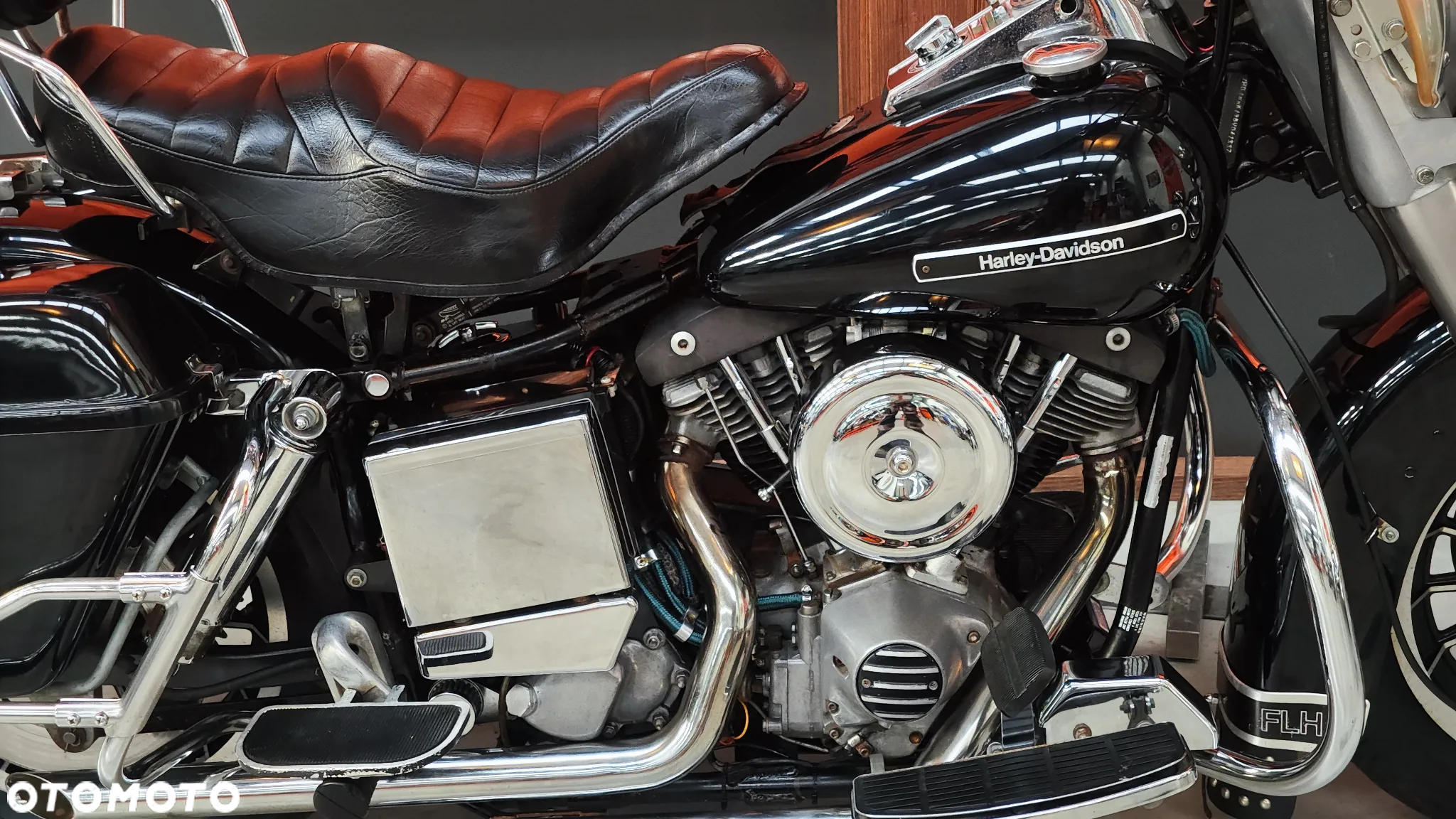 Harley-Davidson FLH Electra Glide - 35