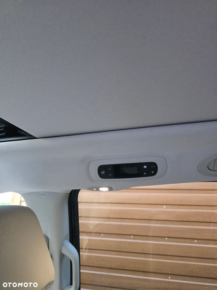 Chrysler Pacifica - 12