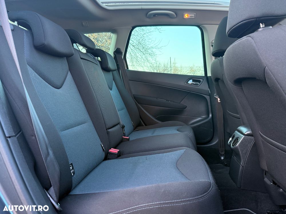 Peugeot 308 HDi FAP 150 Family - 12