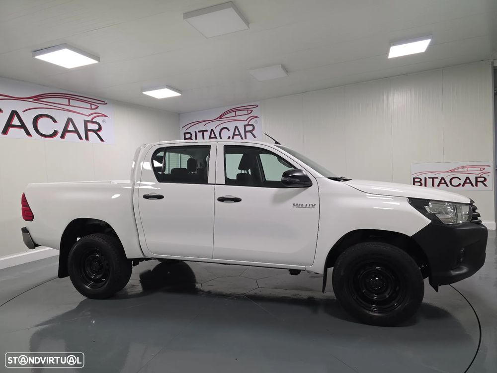 Toyota HILUX  2.4 D-4D 2WD CD - 3
