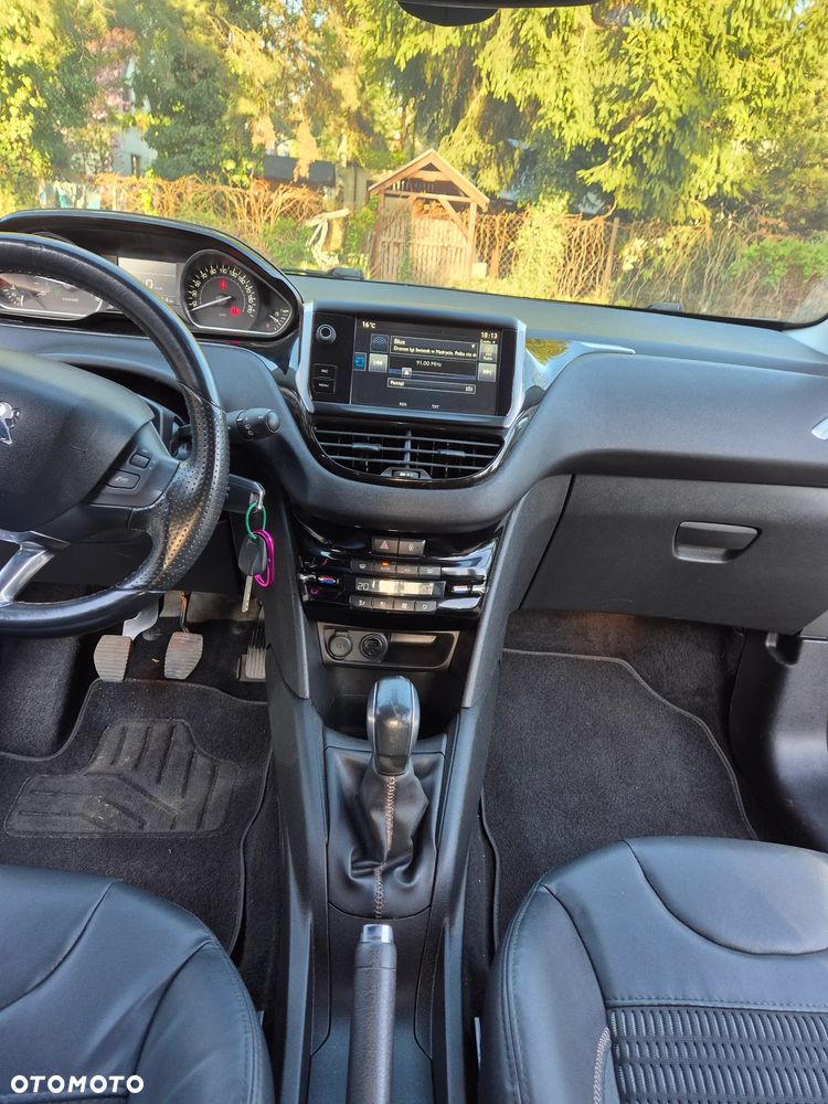Peugeot 208 e-HDi 92 Stop&Start Allure - 13