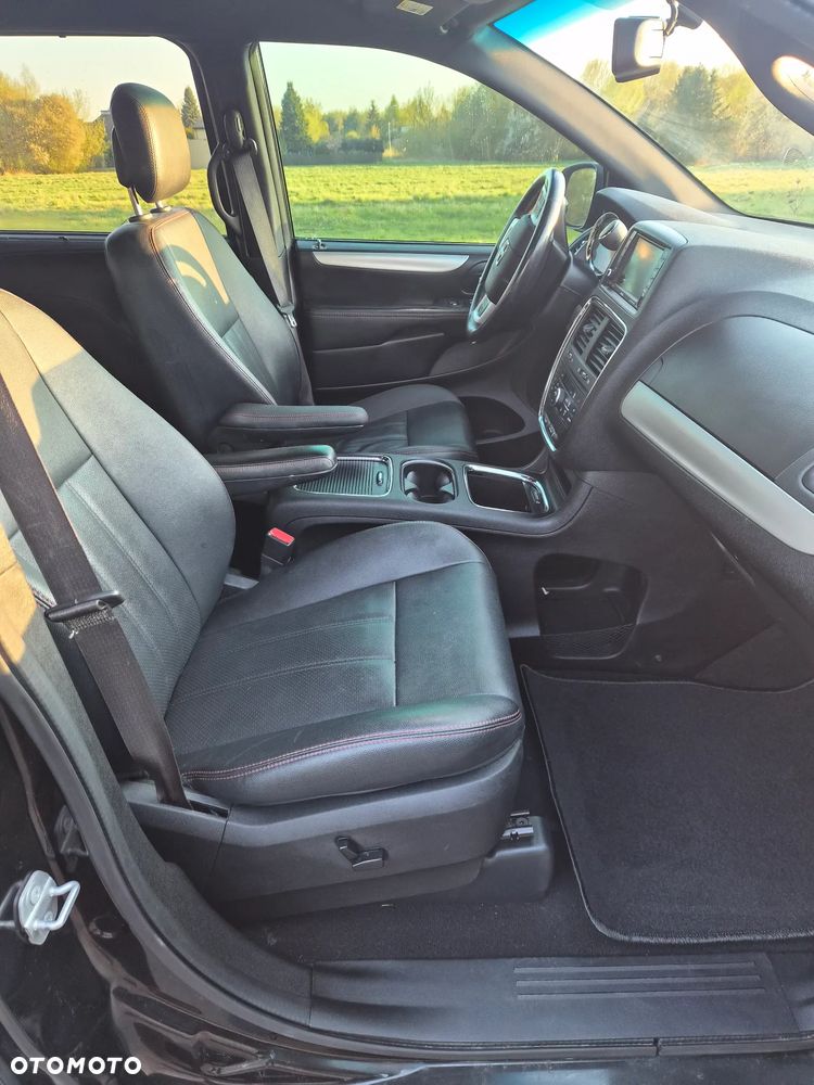 Dodge Grand Caravan 3.6 R/T - 10