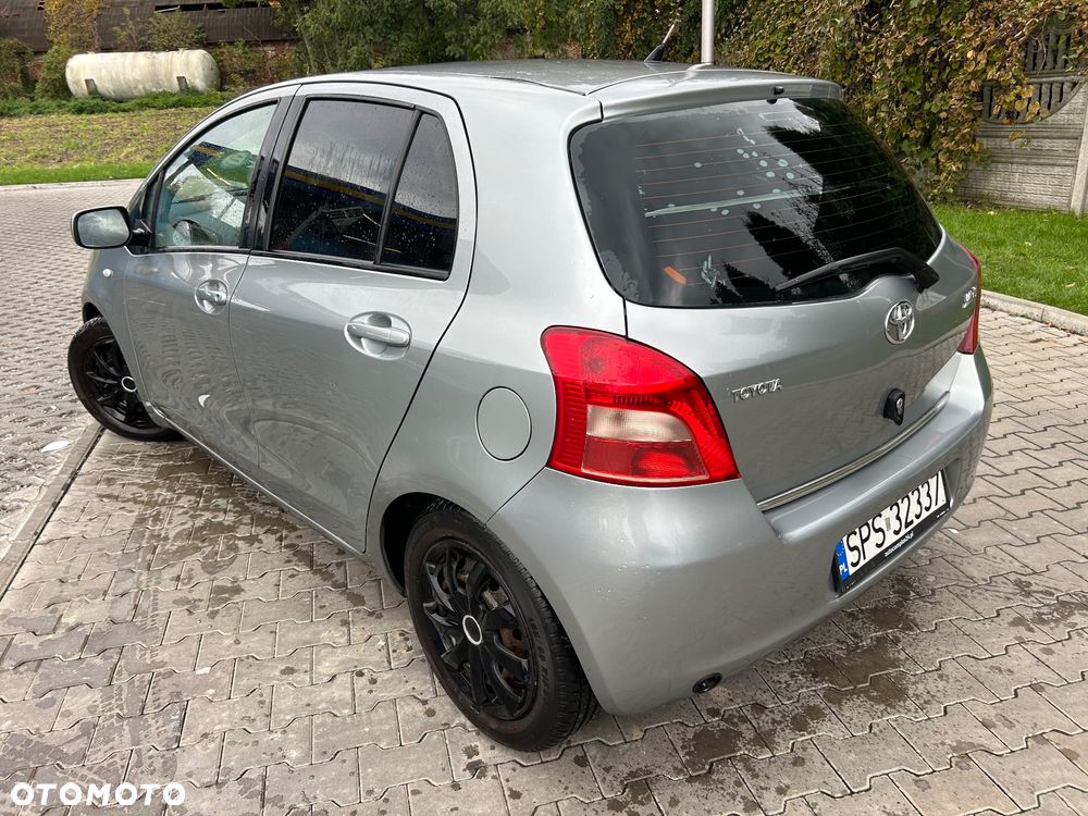 Toyota Yaris 1.3 VVT-i Cool - 15