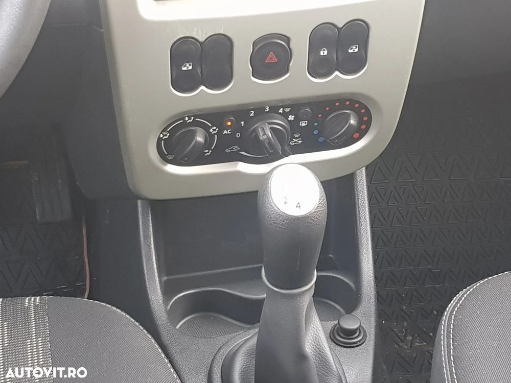 Dacia Logan 1.5 90CP Laureate - 14