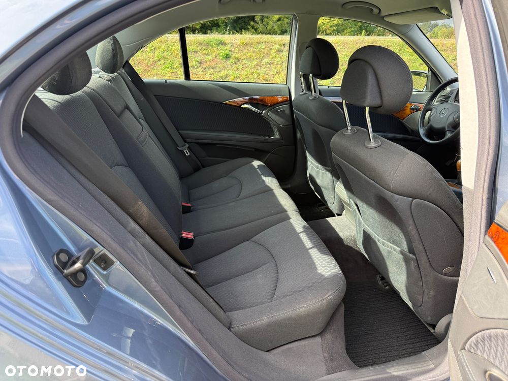 Mercedes-Benz Klasa E 220 CDI Elegance - 32