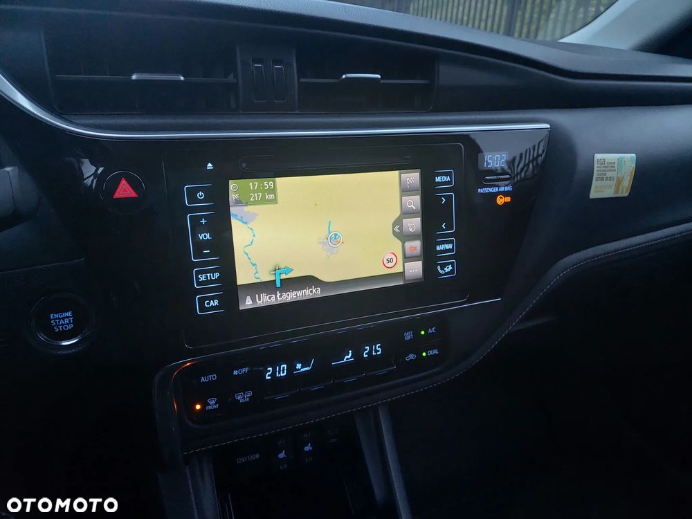 Toyota Corolla 1.6 50th Anniversary - 19