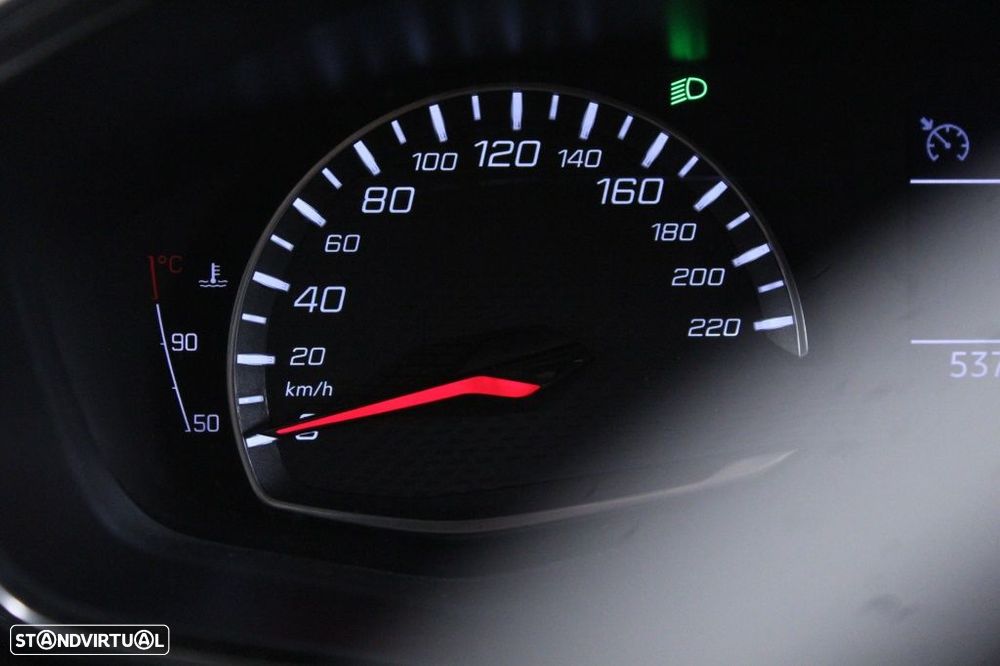 Peugeot 2008 1.5 BlueHDi Active Pack EAT8 - 27