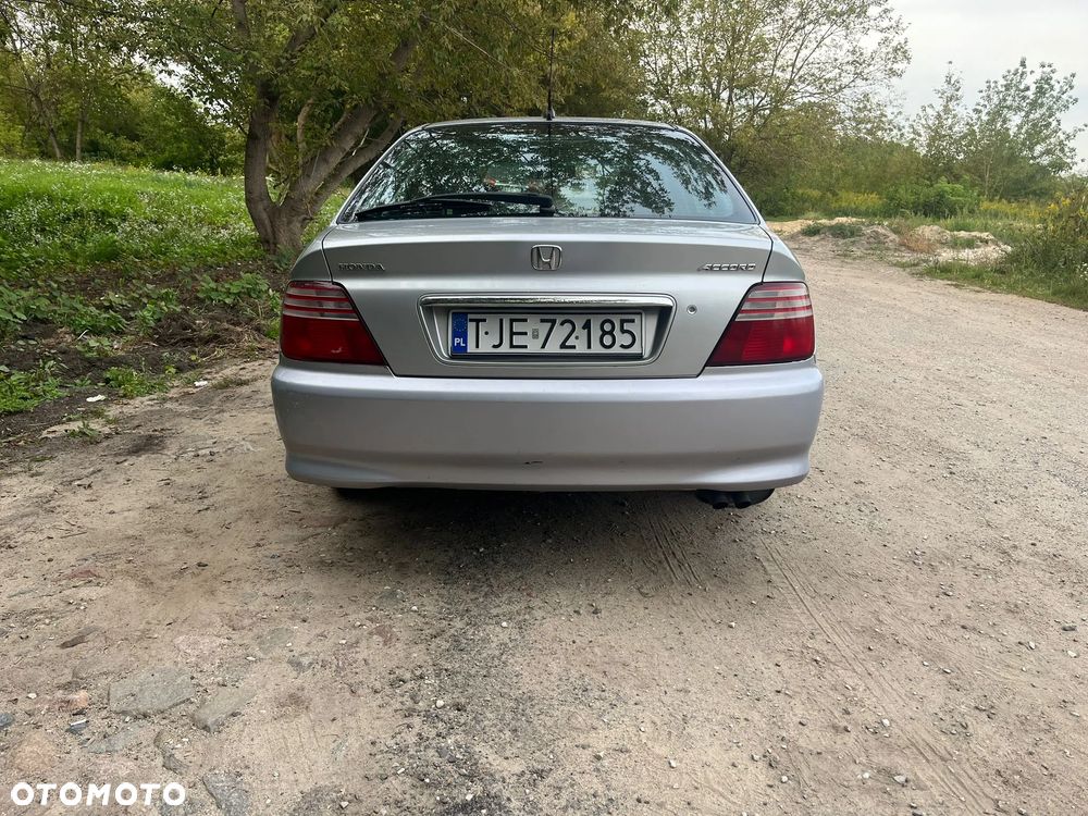 Honda Accord 1.8i S - 6