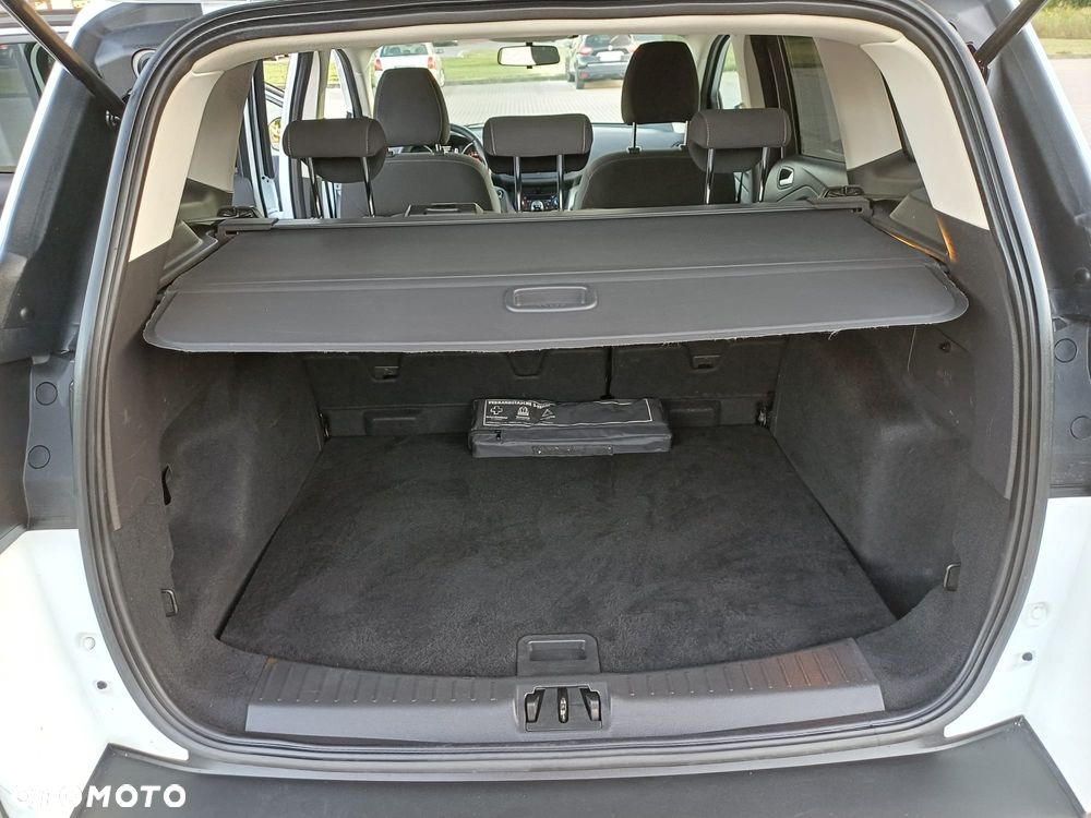 Ford Kuga - 28