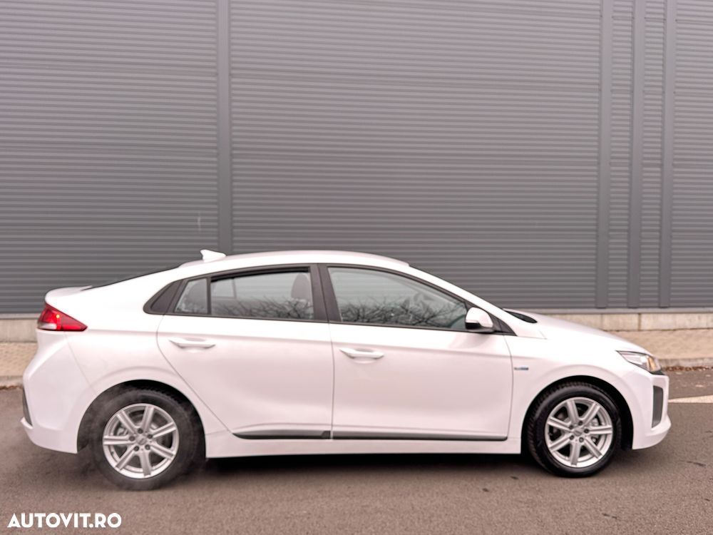 Hyundai IONIQ - 14