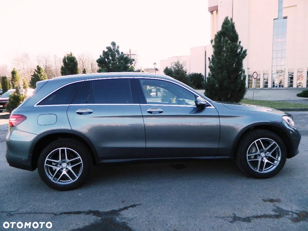 Mercedes-Benz GLC 300 4Matic 9G-TRONIC AMG Line - 9