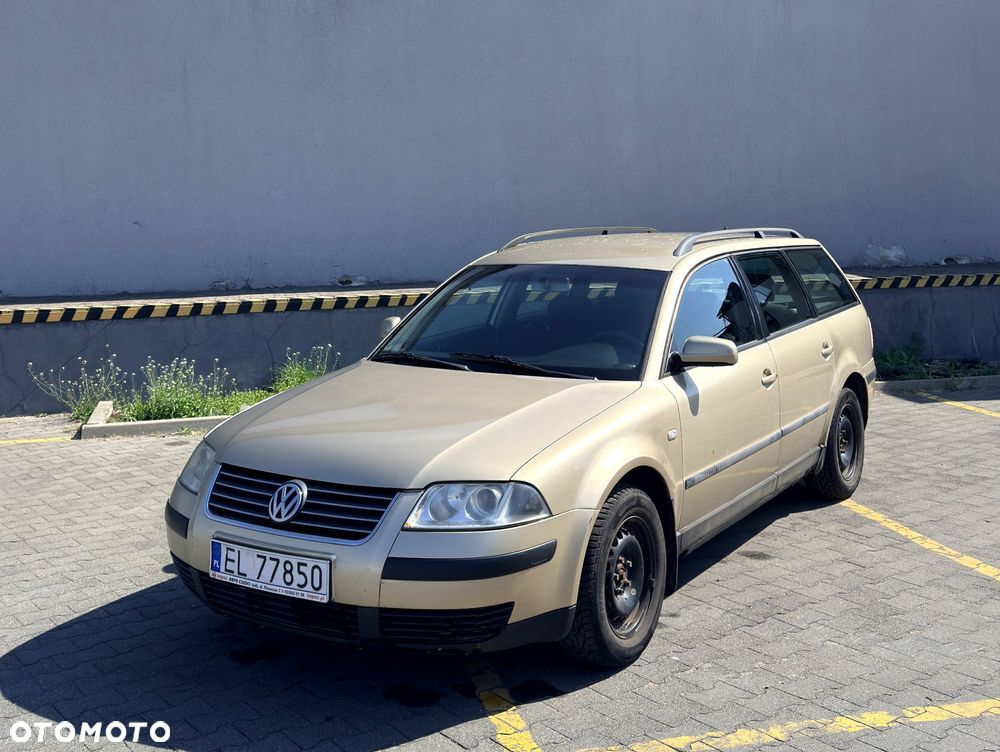 Volkswagen Passat 1.9 TDI Highline - 1