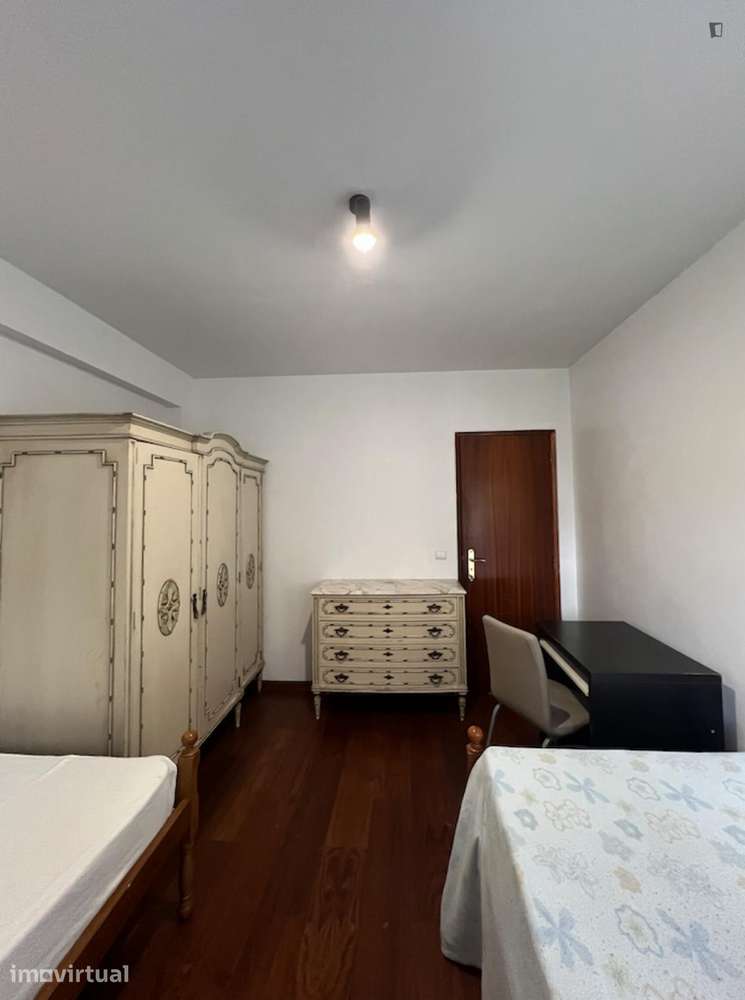 Quarto - localizado em Nogueiras Coimbra - Grande imagem: 2/17