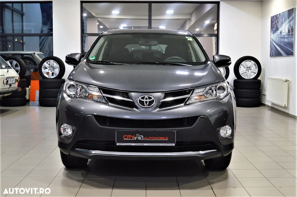 Toyota RAV4 2.2 D-4D 4x4 Automatik Edition - 2