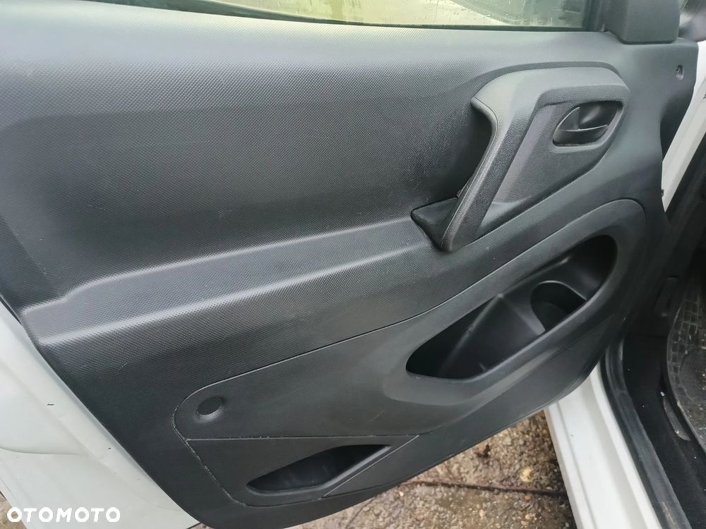 Peugeot PARTNER - 11