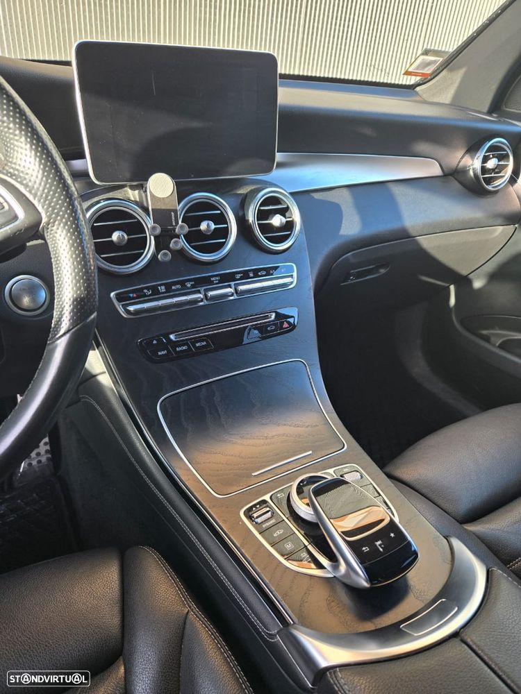 Mercedes-Benz GLC 350 e 4Matic 7G-TRONIC AMG Line - 19