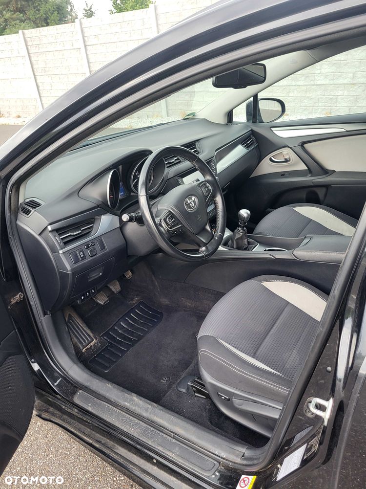 Toyota Avensis - 4