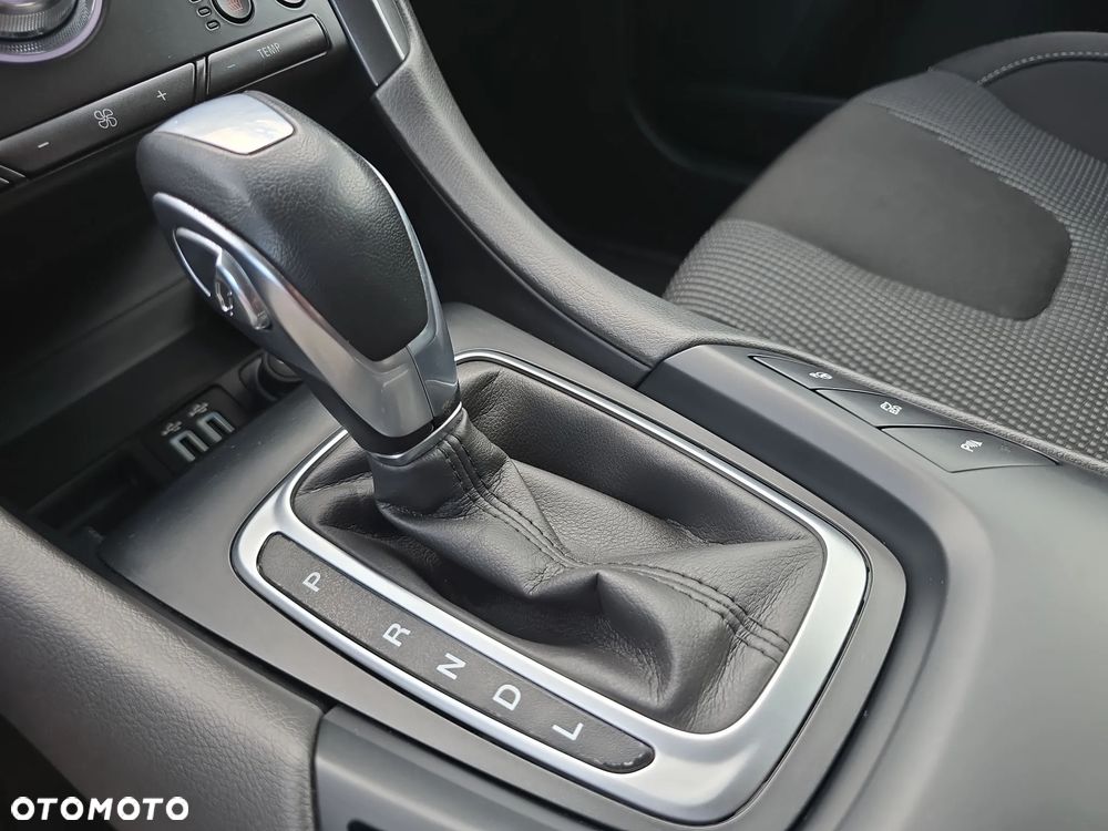 Ford Mondeo 2.0 Hybrid Titanium - 33