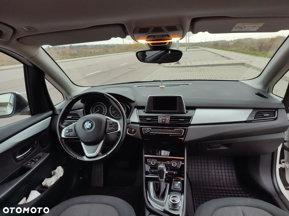 BMW Seria 2 218i - 14