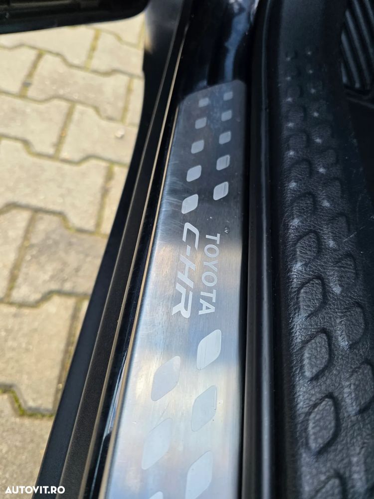 Toyota C-HR Hybrid Club - 23