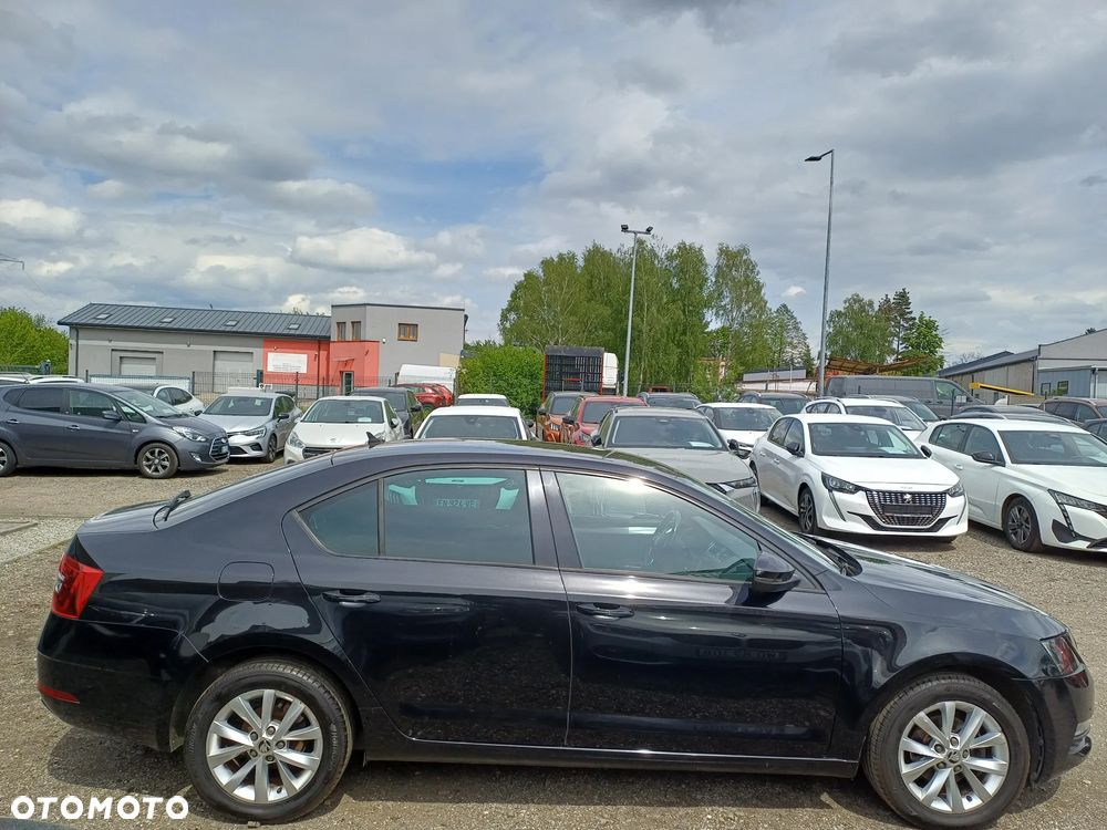 Skoda Octavia 1.6 TDI DSG Clever - 8
