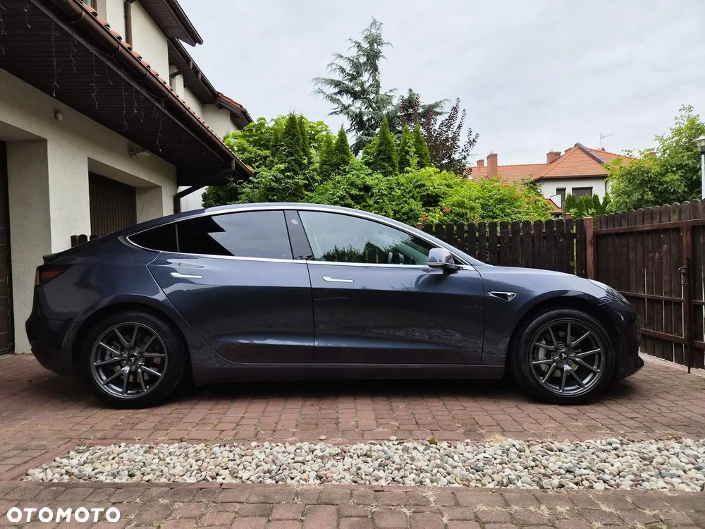 Tesla Model 3 - 37