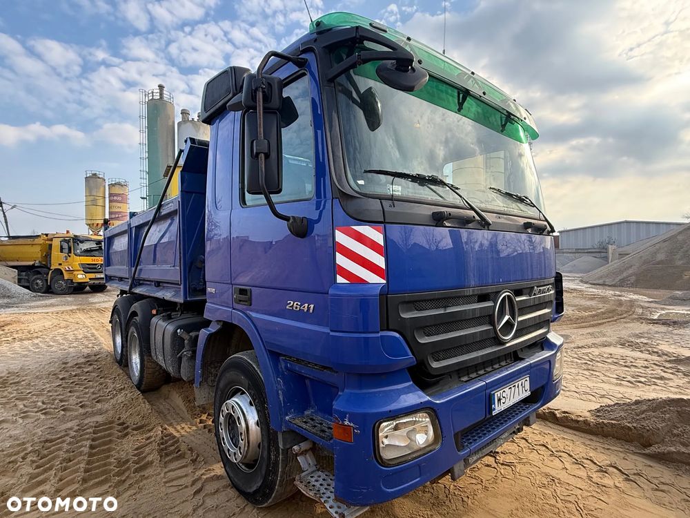 Mercedes-Benz 2641 - 10
