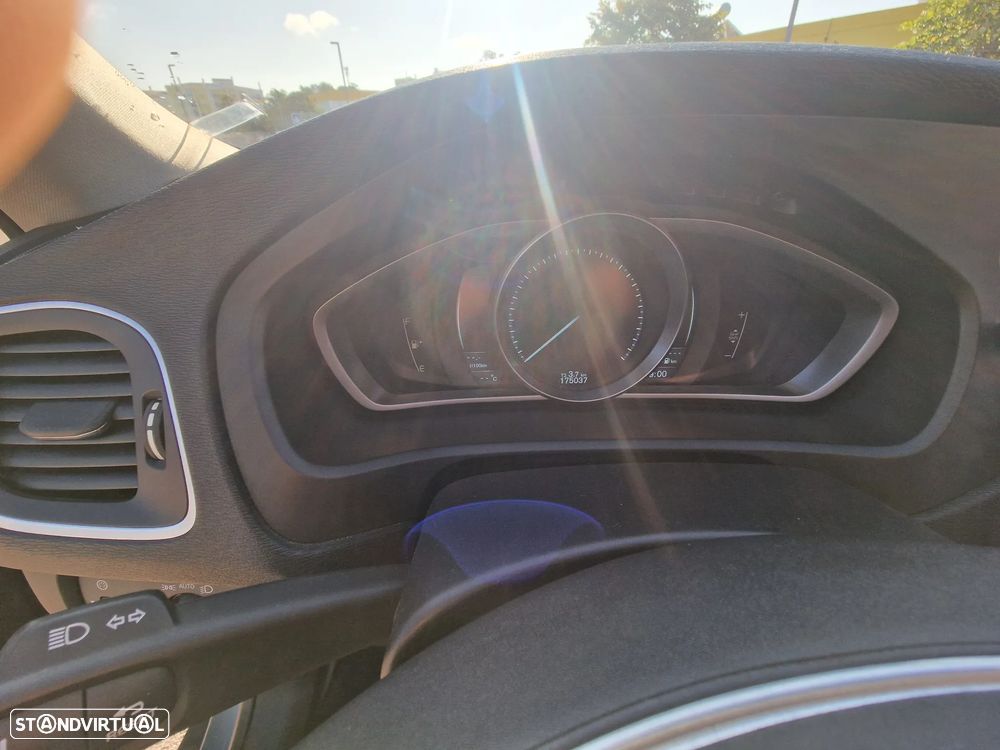 Volvo V40 1.6 D2 Eco Momentum - 9