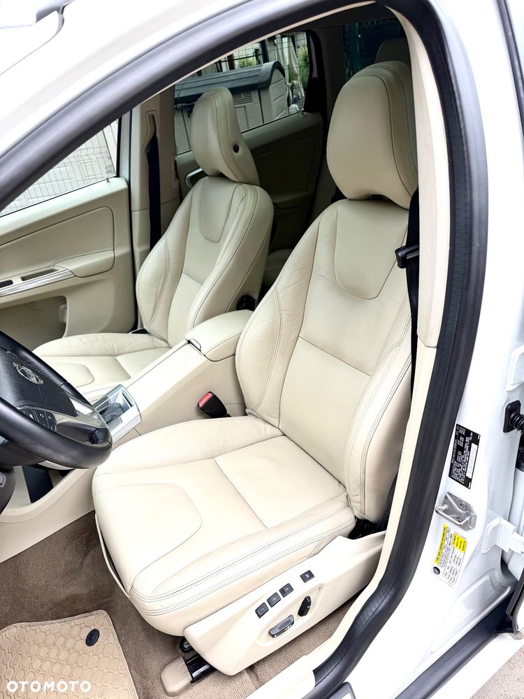 Volvo XC 60 3.2 AWD RDesign - 37