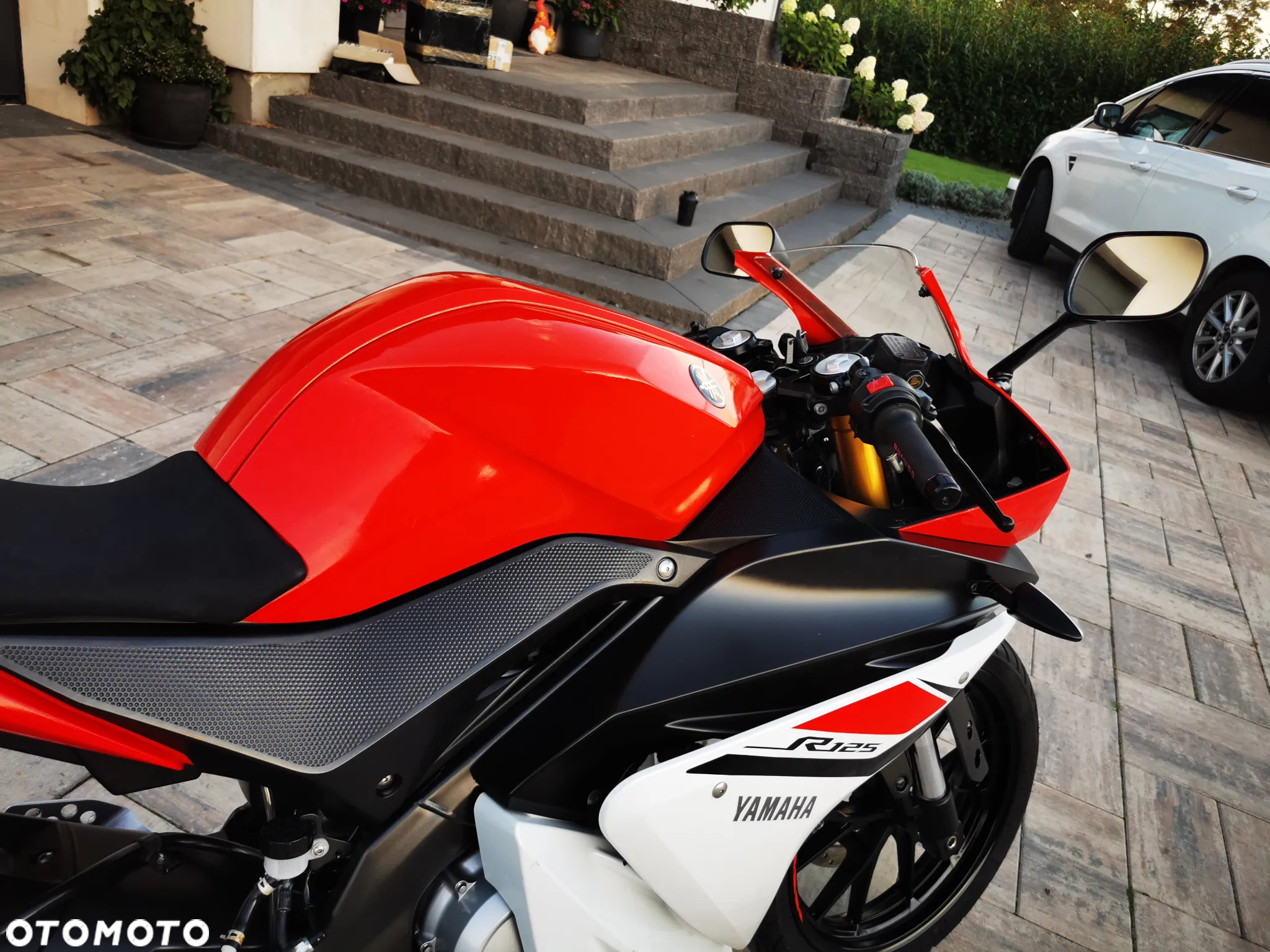 Yamaha YZF - 22
