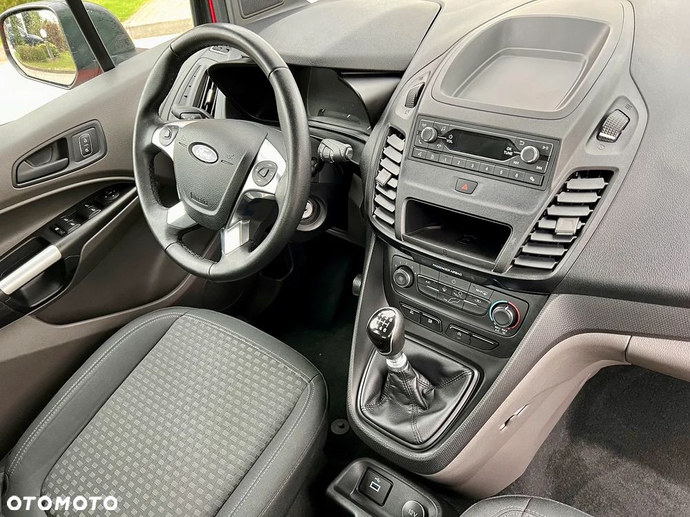 Ford Tourneo Connect 1.5 TDCi Start-Stop Titanium - 29