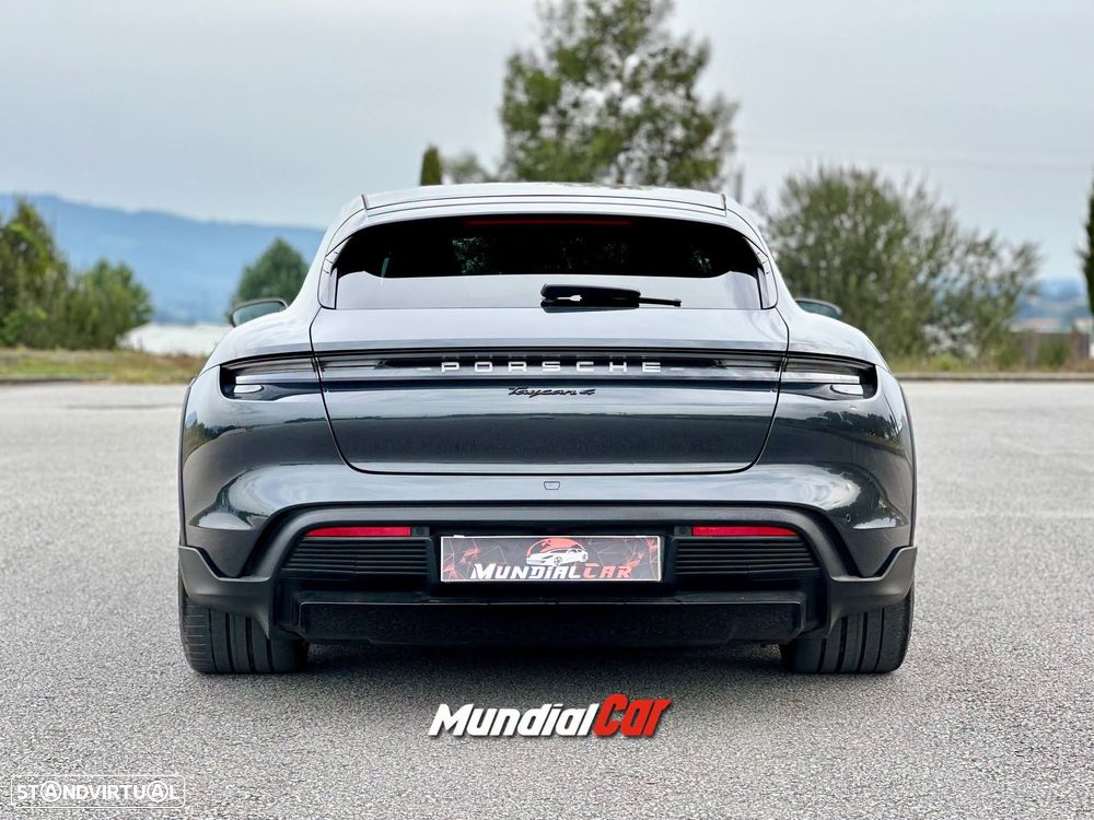 Porsche Taycan Cross Turismo 4 - 11