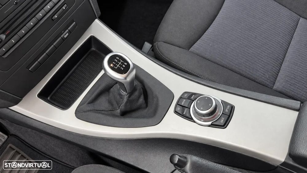 BMW 318 d Navigation - 34