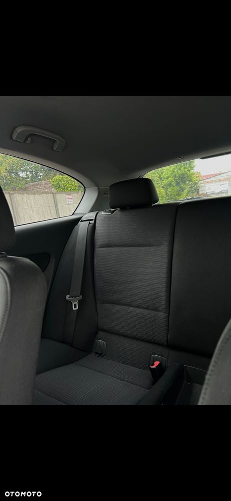 BMW Seria 1 118d DPF - 13