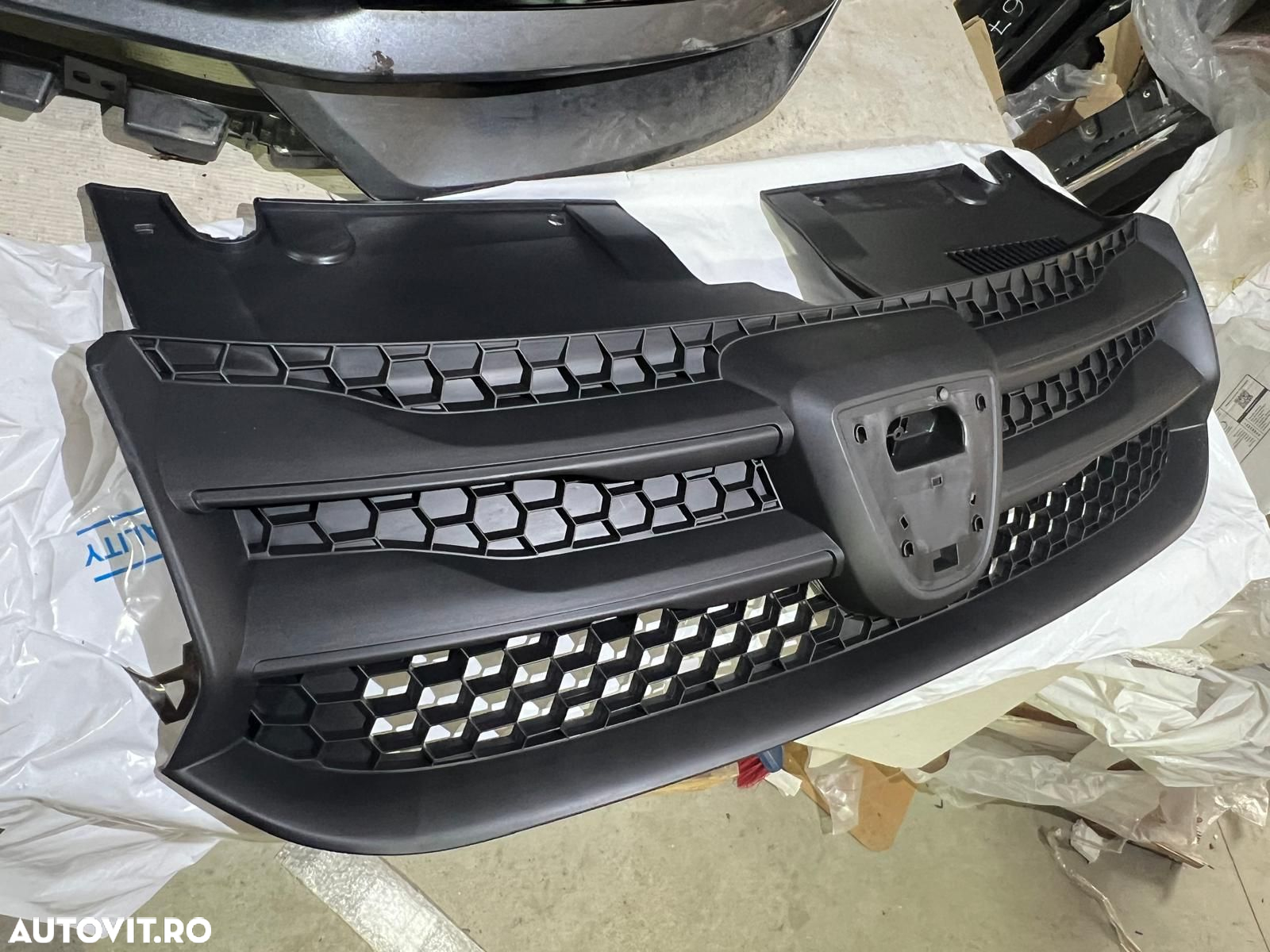 Grila radiator Dacia Logan 2, Sandero 2, 2013, 2014, 2015, 2016. - 2