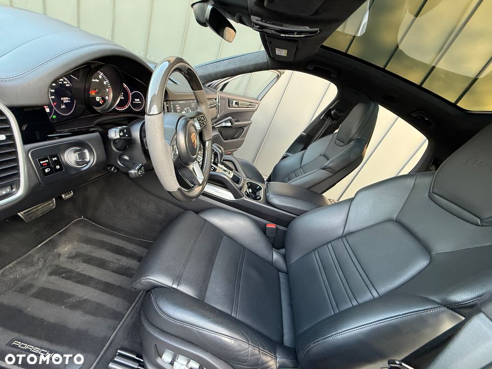 Porsche Cayenne - 32