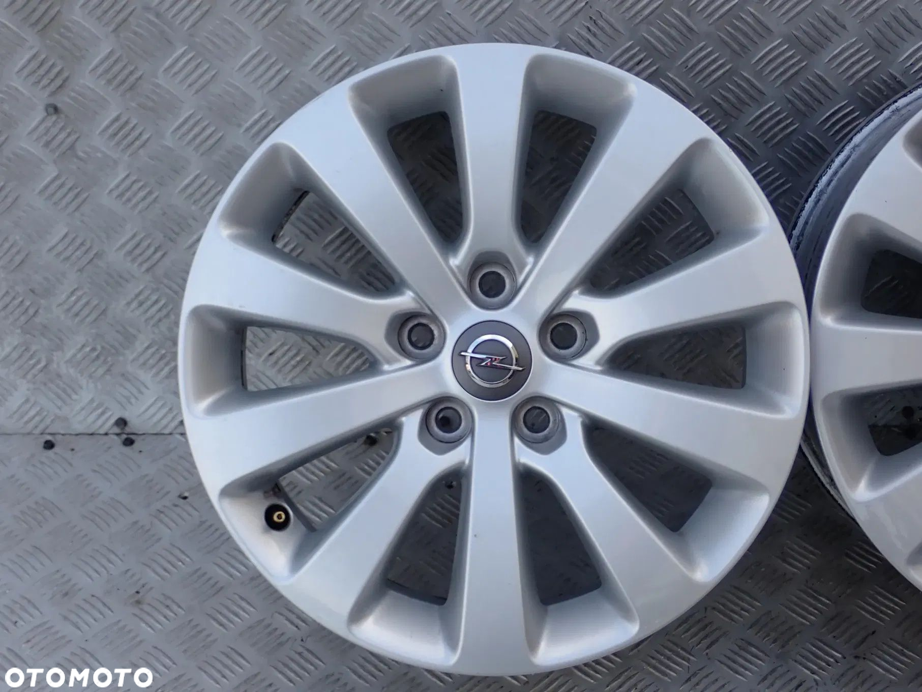 FELGI ALUMINIOWE OPEL 7JX17 ET 44 5X115 0P044K6 - 4