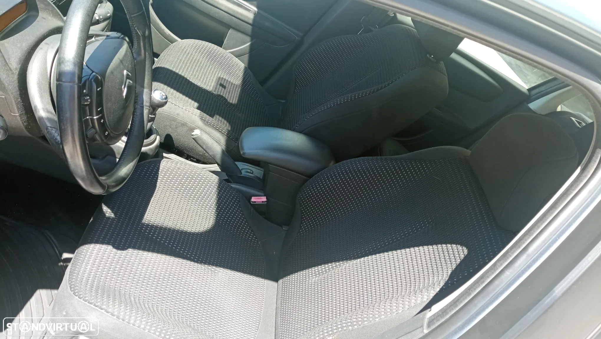 Citroën C4 1.6 HDi 110 Exclusive - 12
