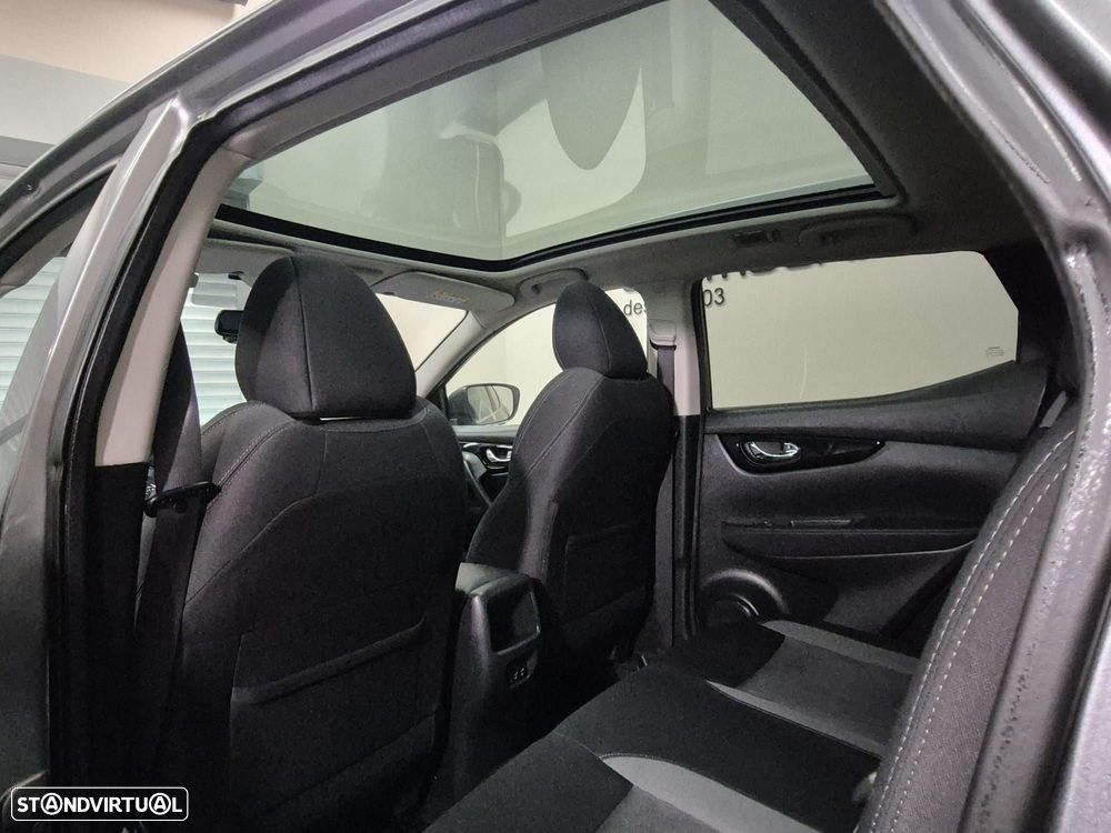 Nissan Qashqai 1.5 dCi N-Connecta J18 - 23