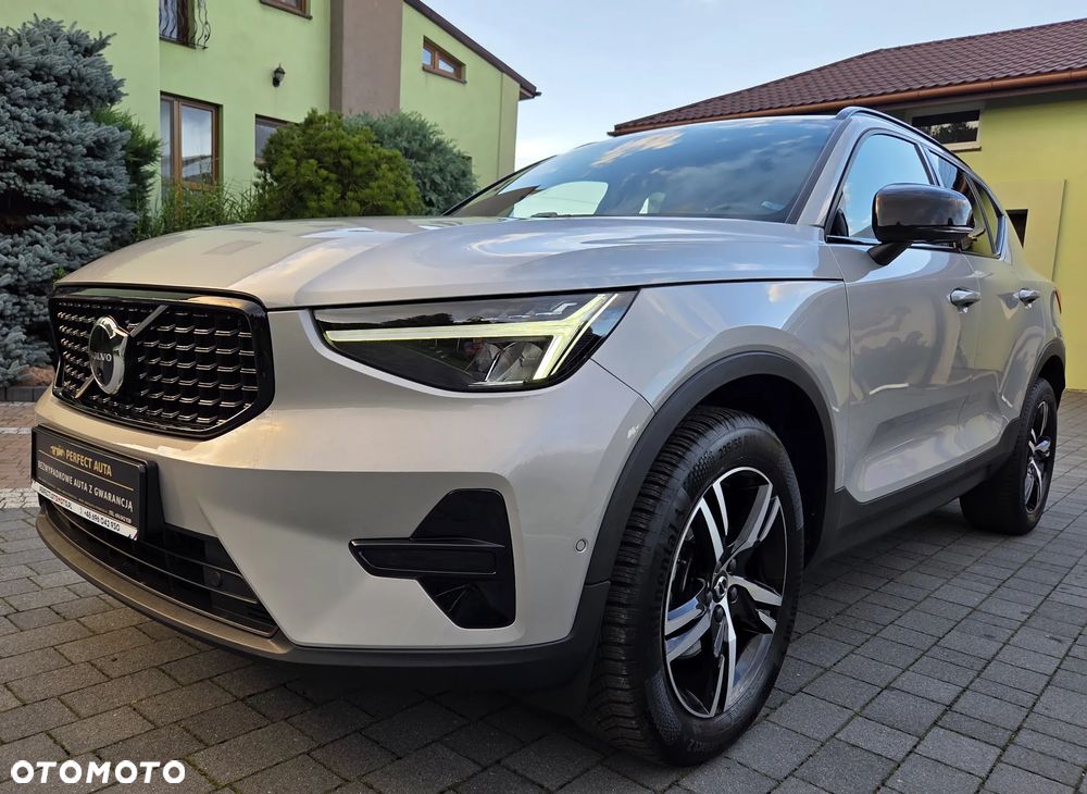 Volvo XC 40 B3 B DKG Plus Black Edition - 17