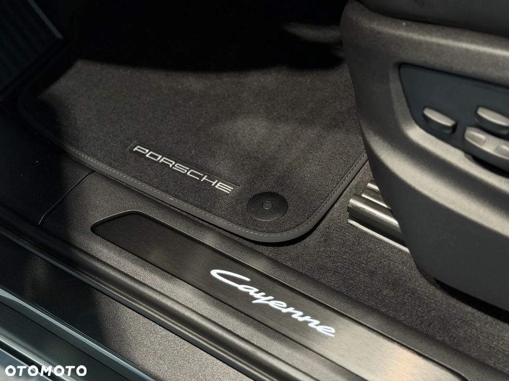 Porsche Cayenne E-Hybrid PHEV Black Edition - 23