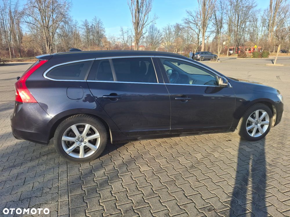 Volvo V60 D3 Drive-E Momentum - 4