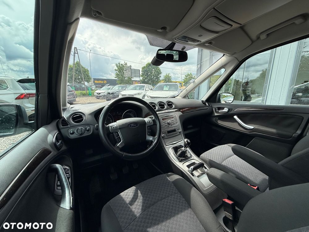 Ford Galaxy - 22