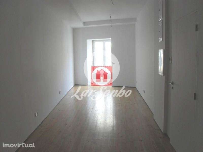 Prédio c/ 8 escritórios e 1 loja no centro da Póvoa de Varzim - Grande imagem: 3/8