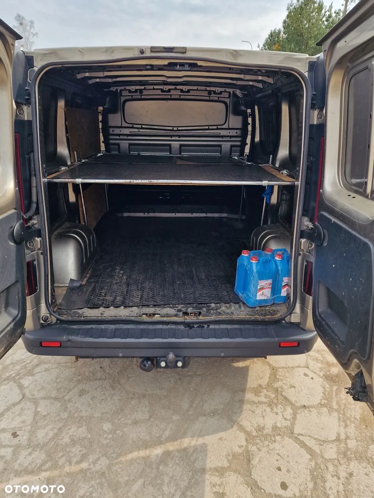 Opel Vivaro - 8