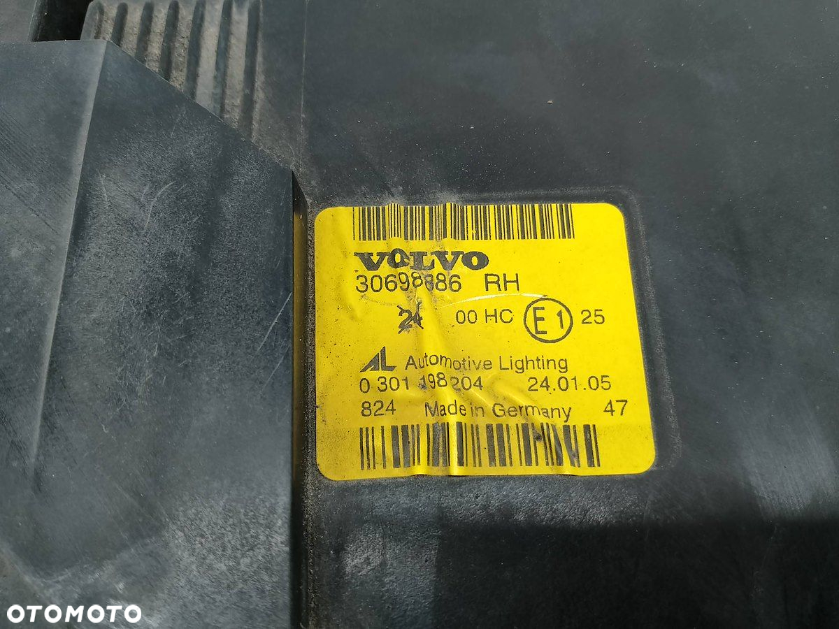 LAMPA PRZÓD PRAWA VOLVO V50 30698886 0301198204 - 7