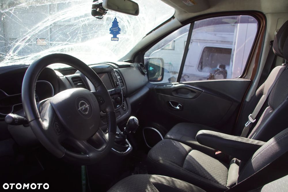 Auto na części - Opel Vivaro B 1.6 CDTI BiTurbo 146 KM R9M452 PF6050 L41R 2018R Silnik Skrzynia Drzwi Zderzak Błotnik Lampa Lusterko Klamka Szyba Deska Kokpit Sterownik Moduł Czujnik Licznik Wyświetlacz Panel Kierownica - 10