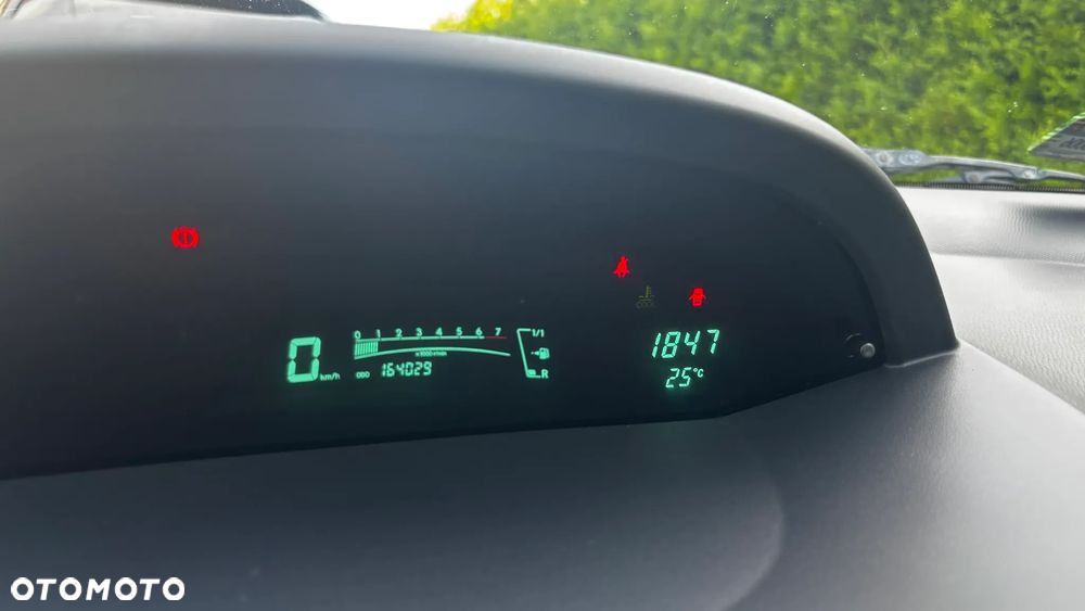Toyota Yaris - 10