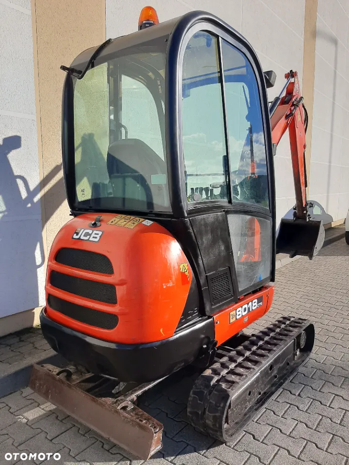 JCB 8018 - 4