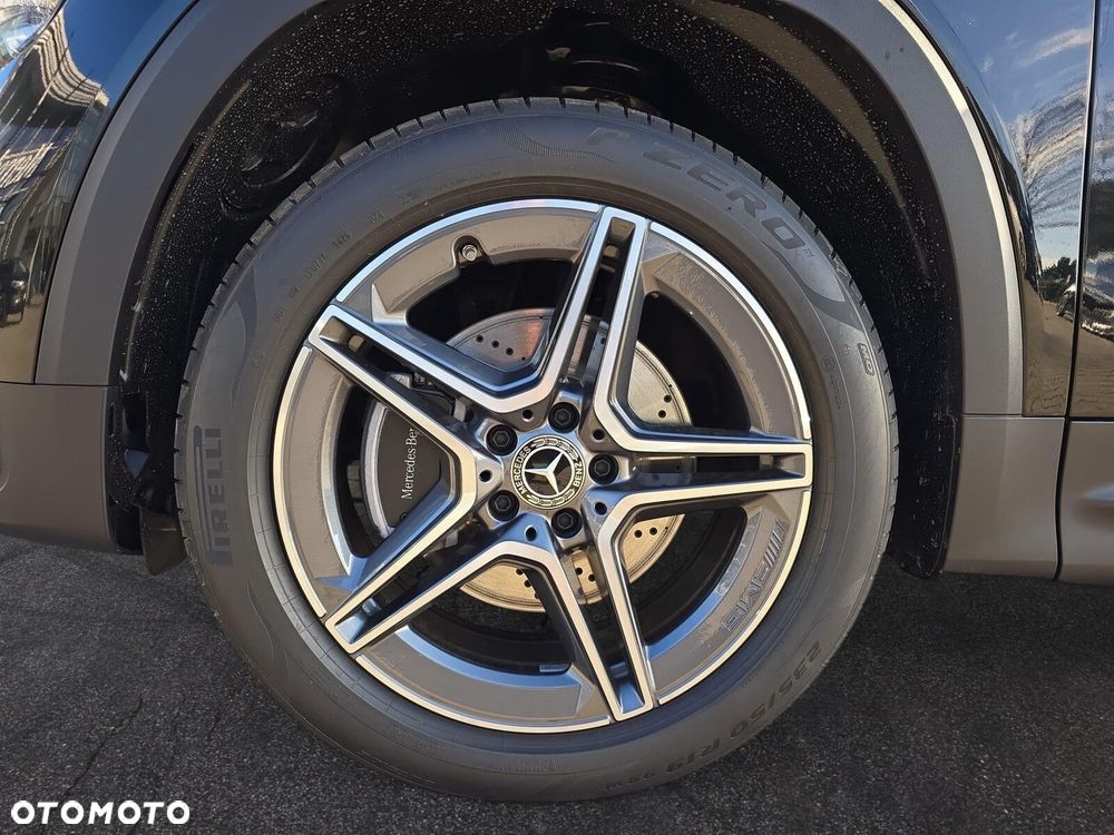 Mercedes-Benz GLB - 9